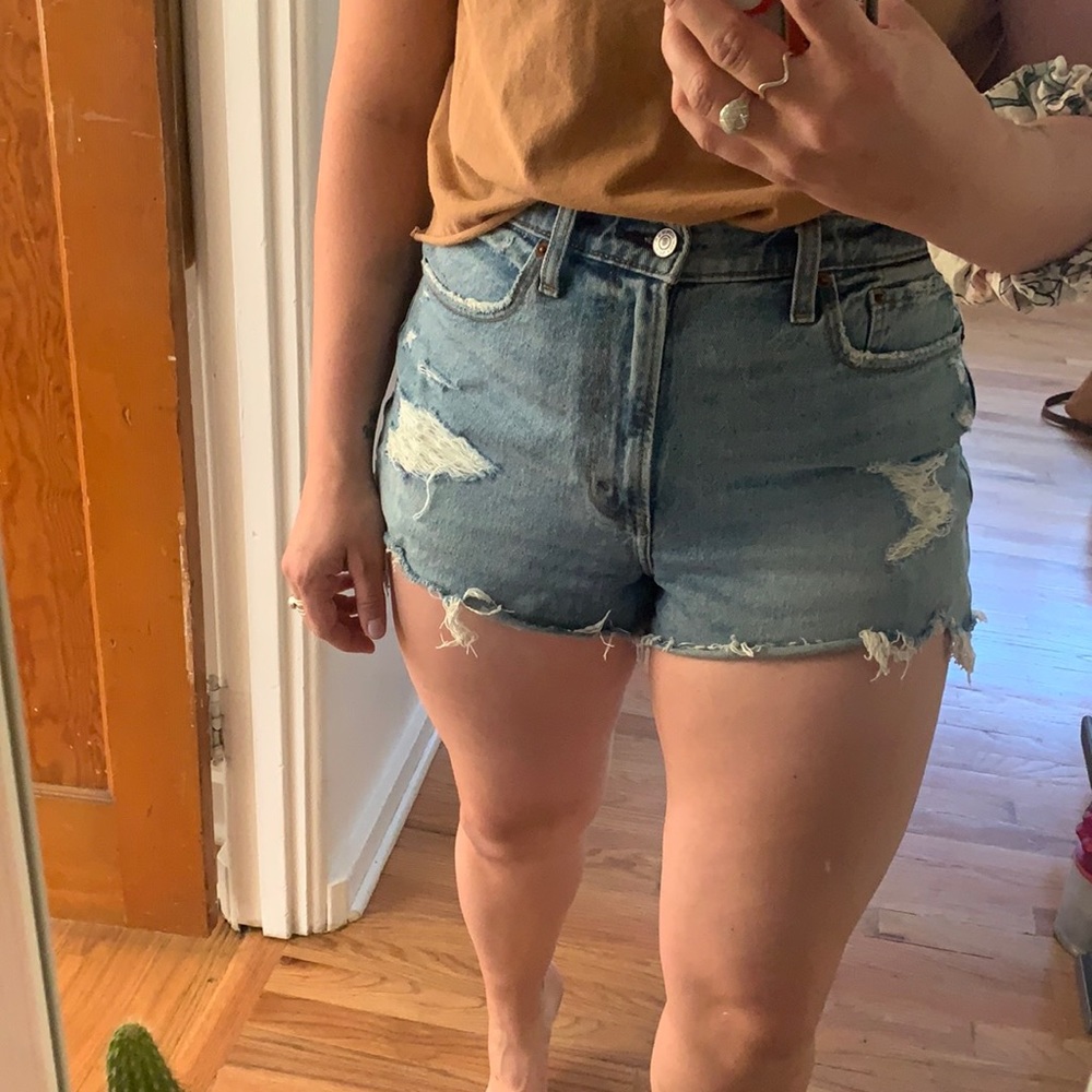 Abercrombie high rise mom short